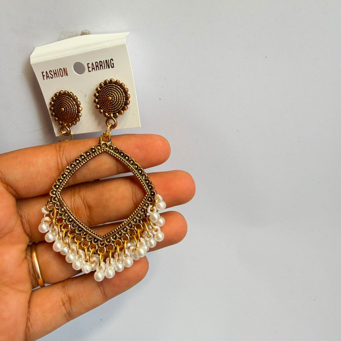 Jumkha base gold square pearl