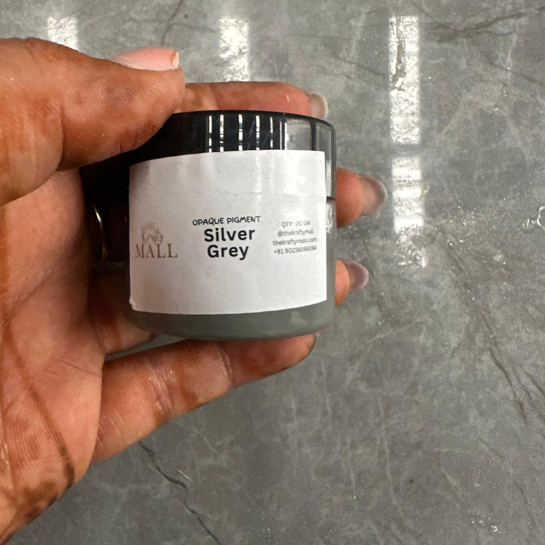 Silver grey opaque pigment