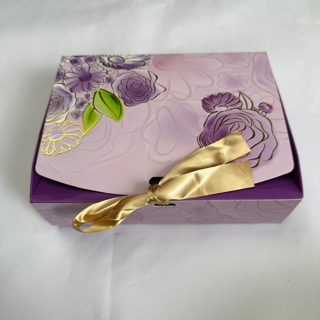 Gold foiling hamper box