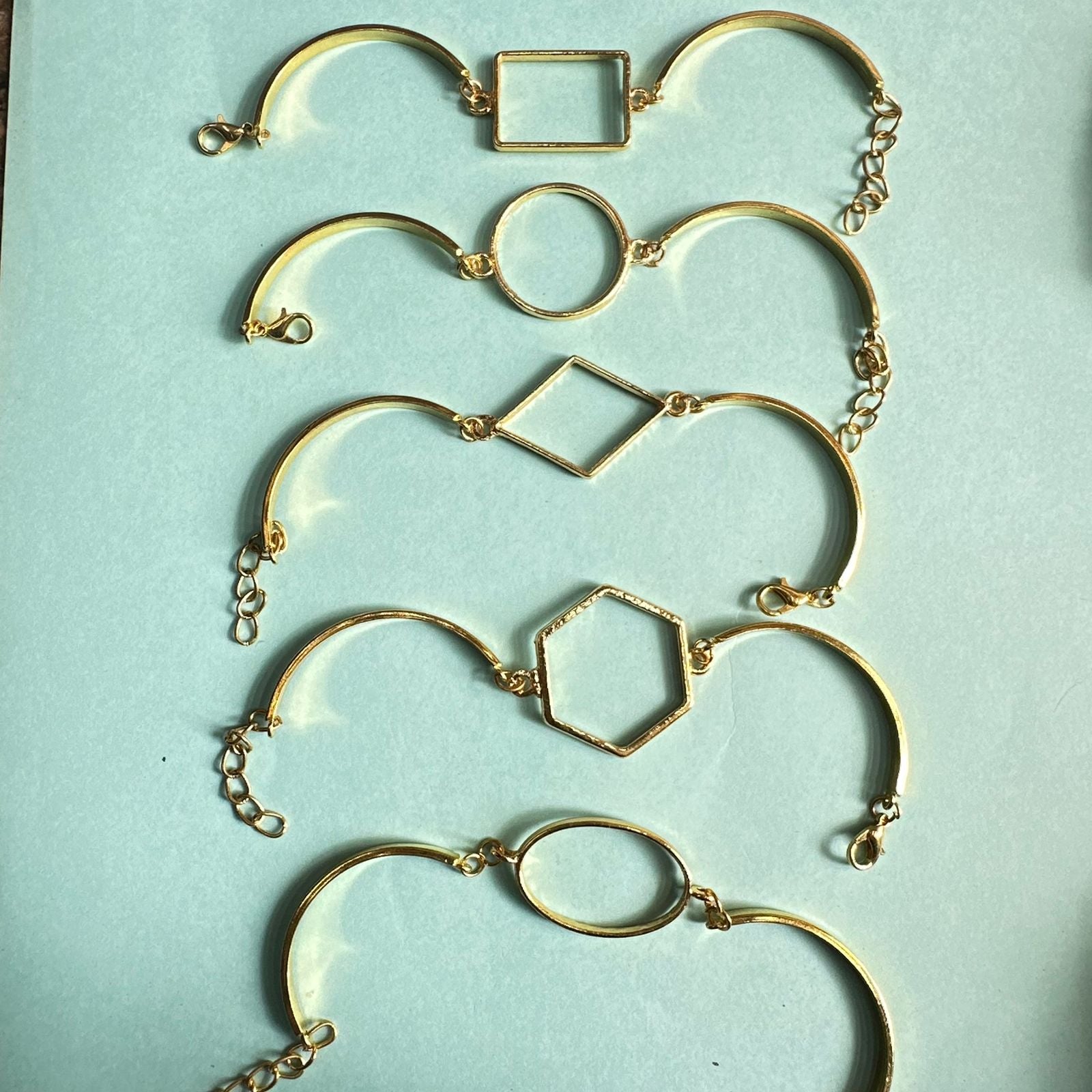 Rakhi bracelet bezel gold