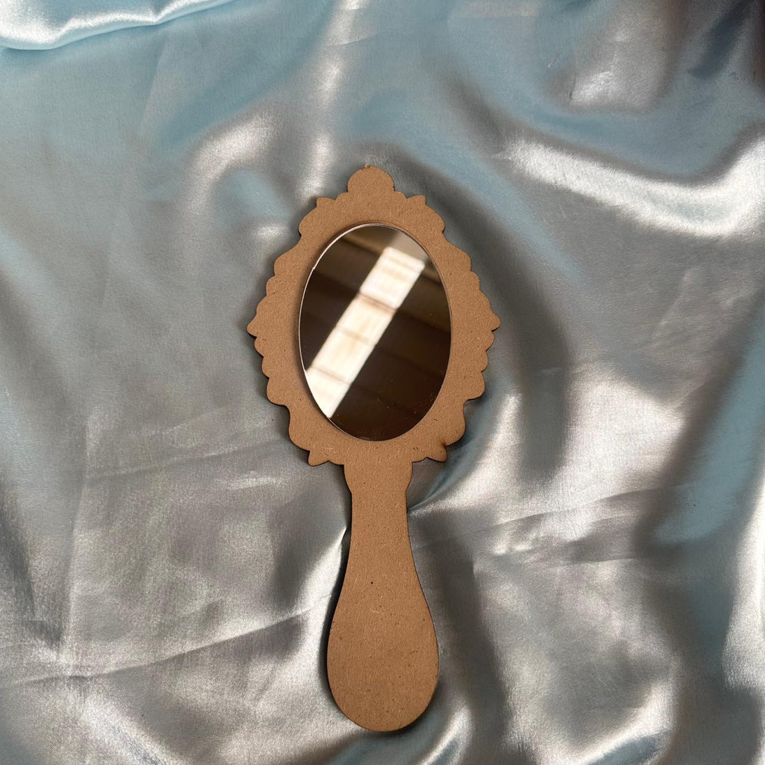 Hand mirror mdf with silver acrylic 001
