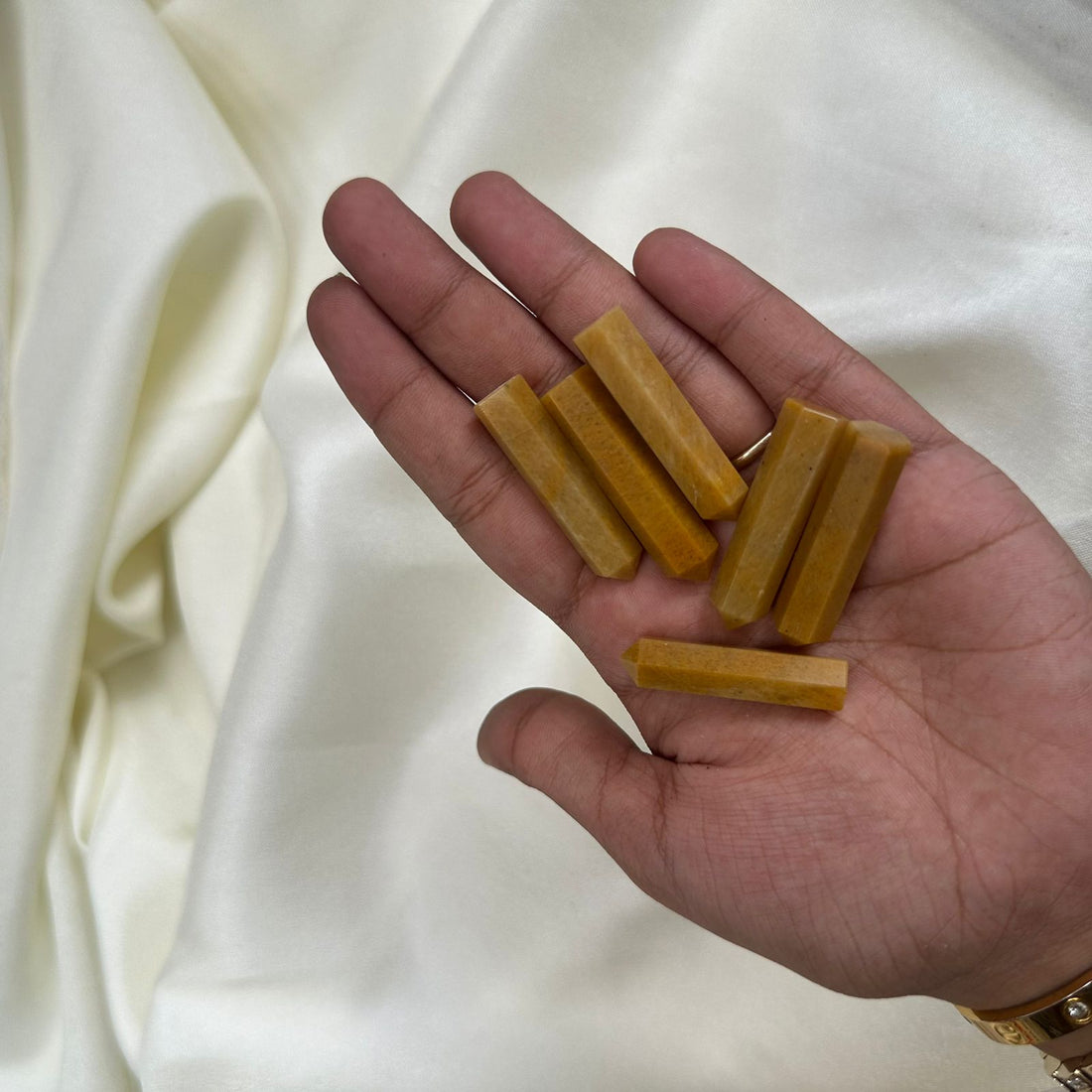 Golden yellow pointers