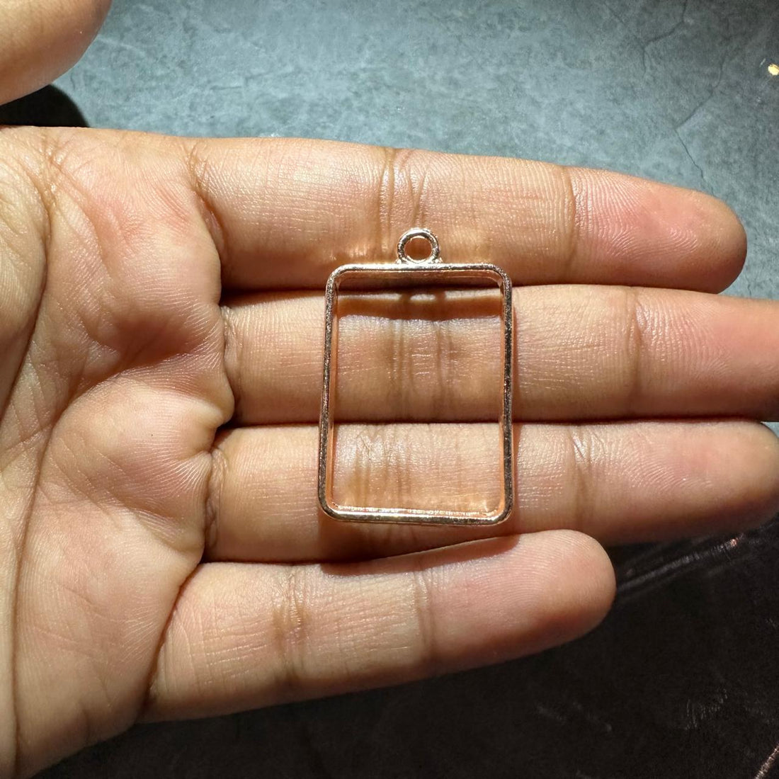 Rosegold rectangle bezel