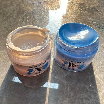 Silicon putty blue