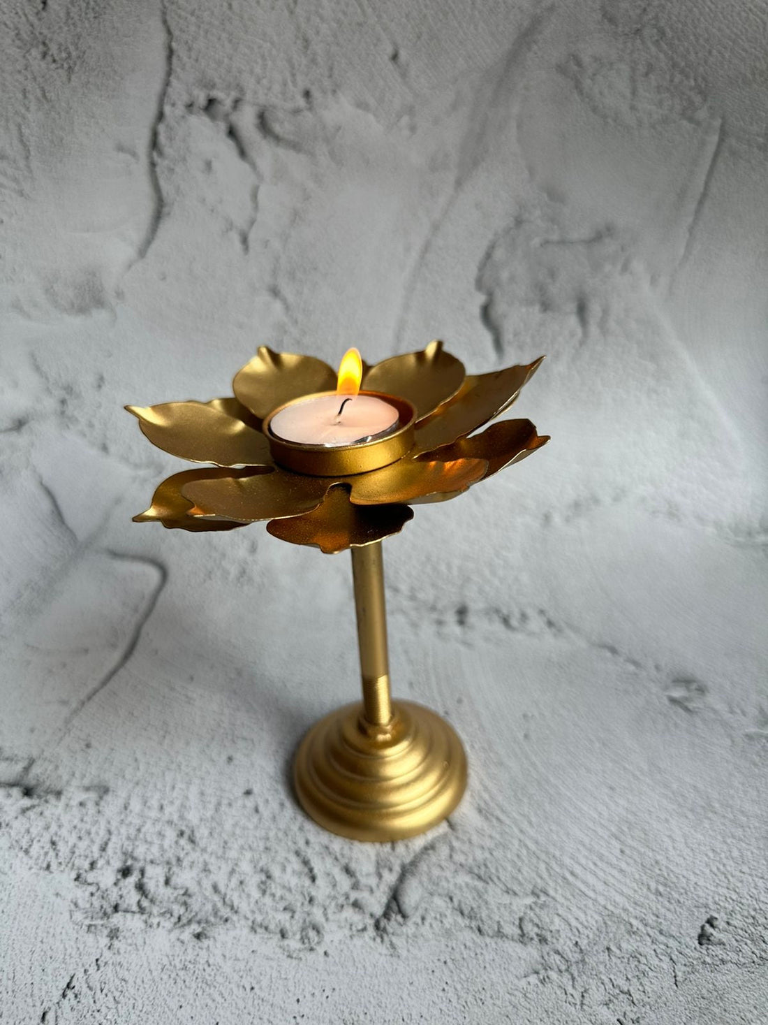 Lotus foldable tea light holder