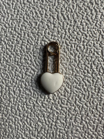Mini pin heart white charm