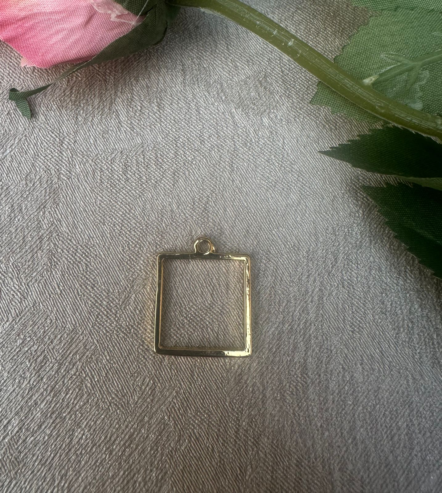 Square bezel