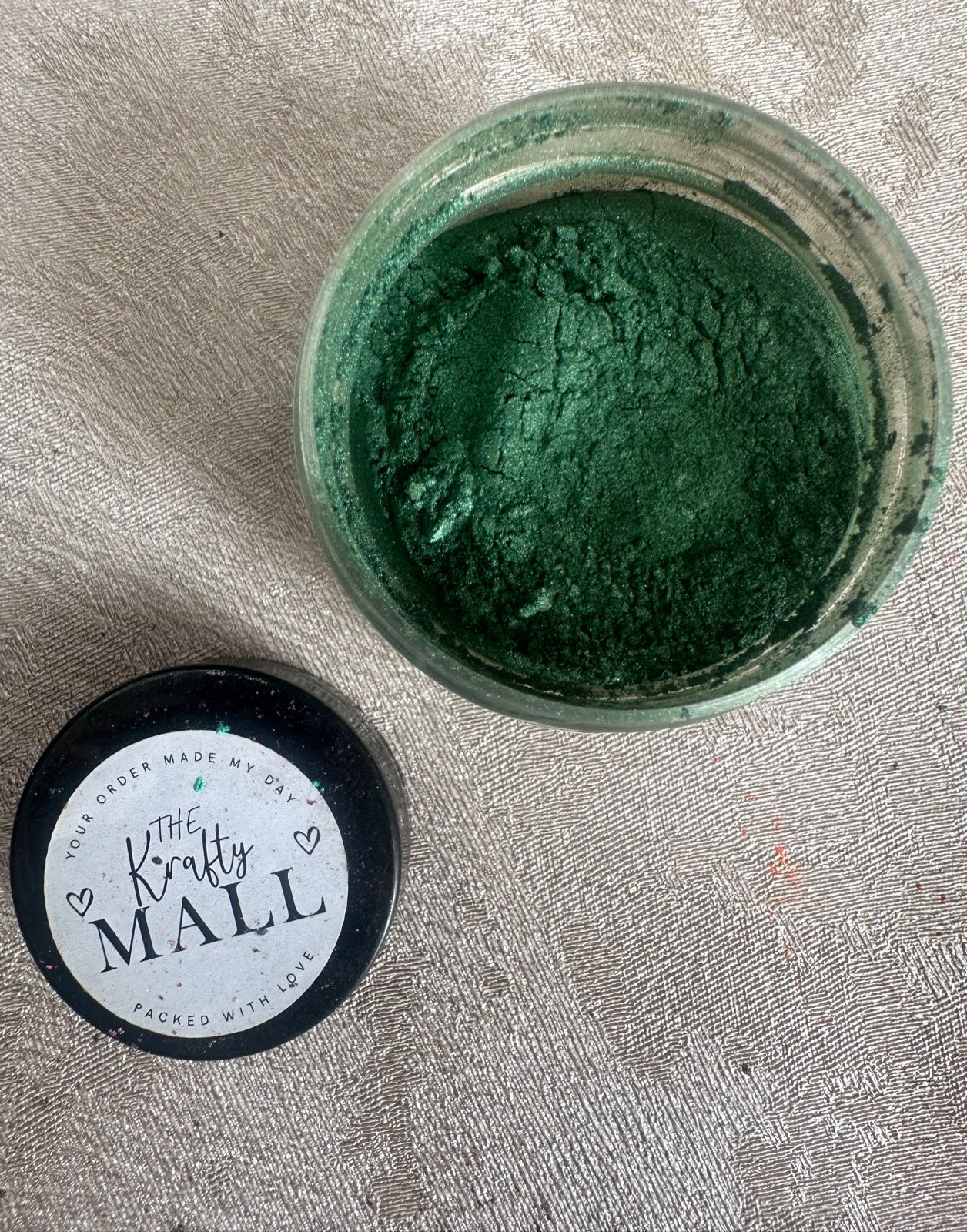 Moss green pearl pigment