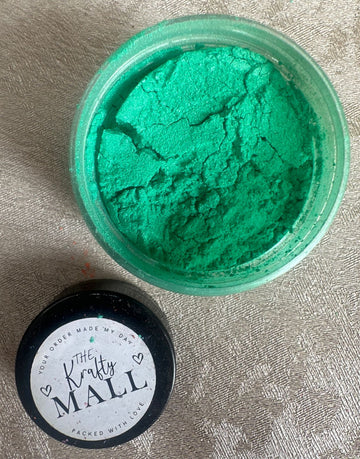 Emerald green pearl pigment