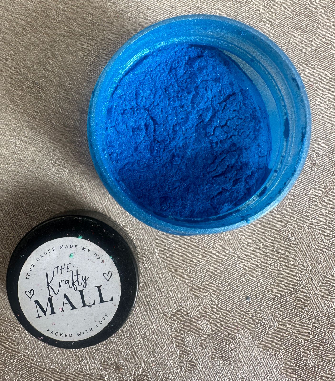 Brilliant blue pearl pigment